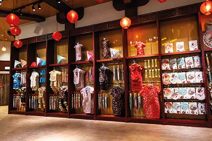 MOTIONGATE™ Dubai Shops Dragon Warrior Shrine