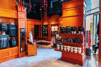 MOTIONGATE™ Dubai Shops Iong's Magic