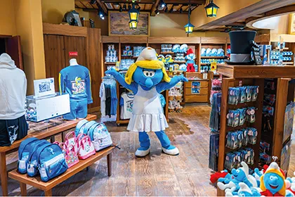 MOTIONGATE™ Dubai Shops Smurfs Studios Store